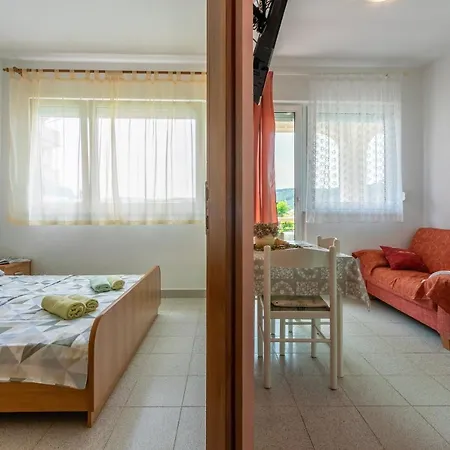 Apartment Anica *